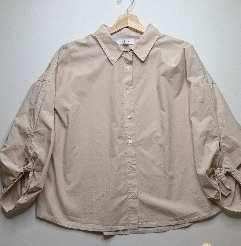 Velvet by Graham & Spencer Blouse Size L Tan Khaki Tie Sleeve Arlette